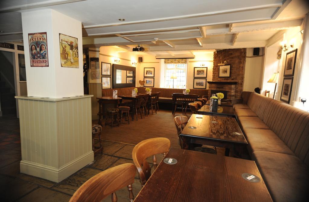 Queens Arms Country Inn Глоссоп Экстерьер фото